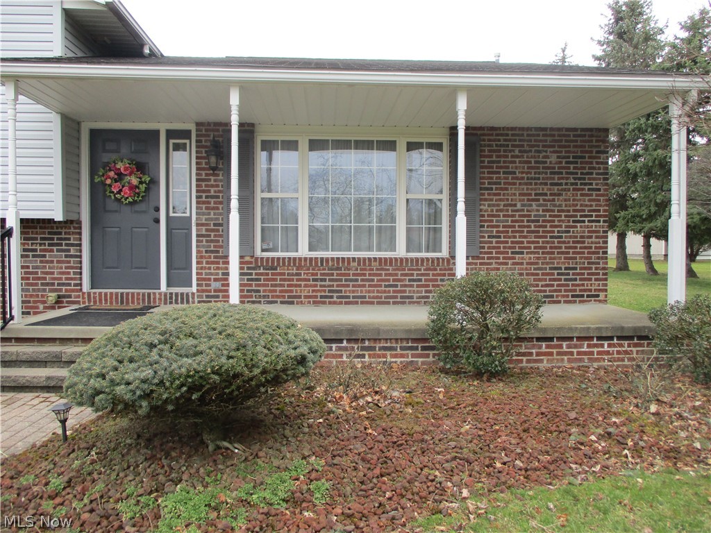 2705 East South Range Road New Springfield, OH 44443 - Photo 4 of 34