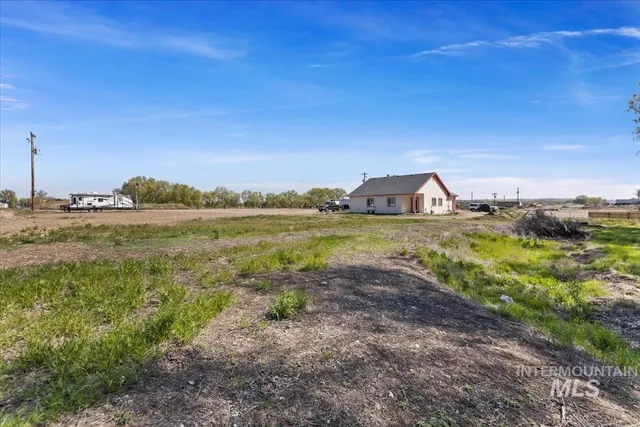 $695,000 | 3520 Highway 95, Homedale, ID 83628