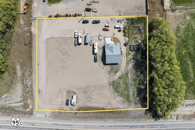 $695,000 | 3520 Highway 95, Homedale, ID 83628
