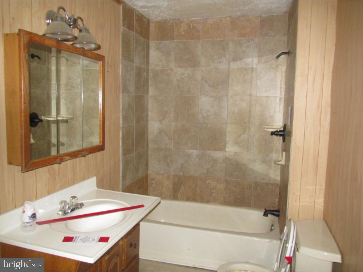 800 Garton Road Bridgeton, NJ 08302 - Photo 3 of 24 Bathroom