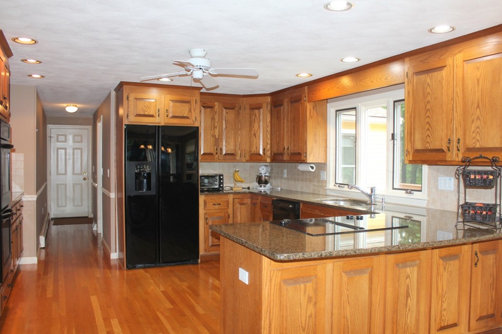 5 Ridge Road Hopkinton, MA 01748 - Photo 3 of 30 Gallery Image 3