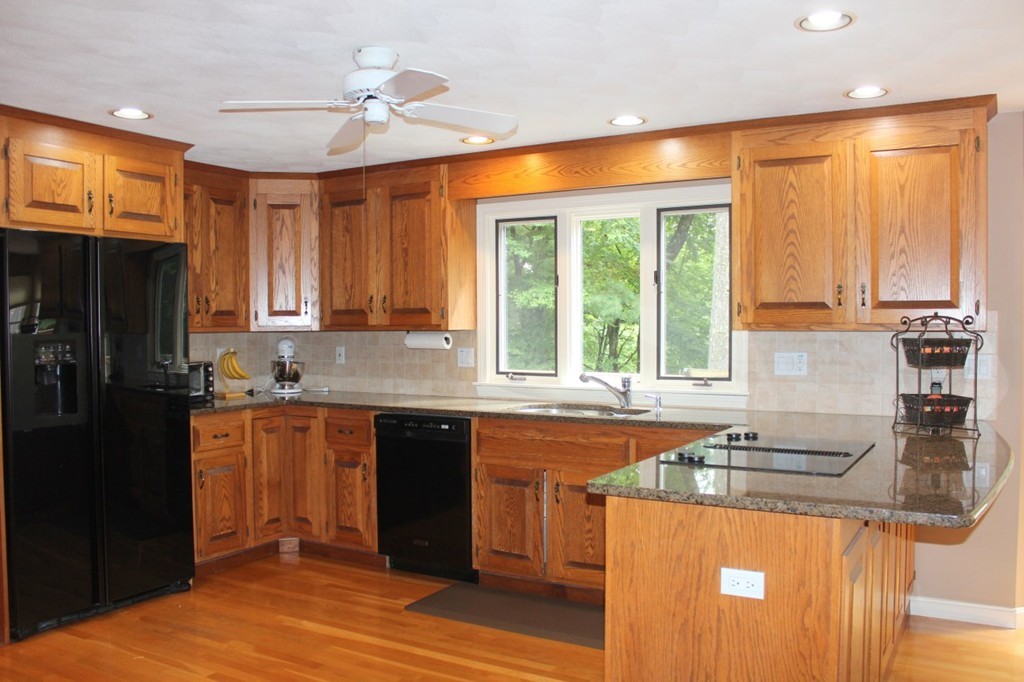 5 Ridge Road Hopkinton, MA 01748 - Photo 4 of 30 Gallery Image 4