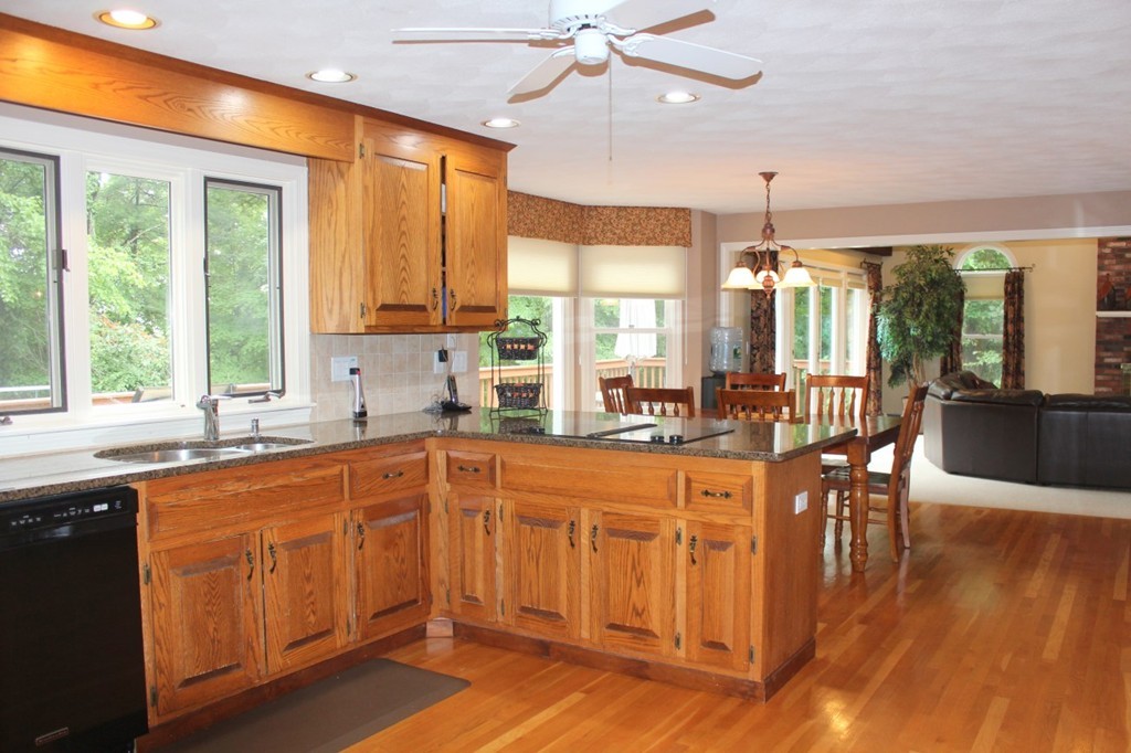 5 Ridge Road Hopkinton, MA 01748 - Photo 5 of 30 Gallery Image 5