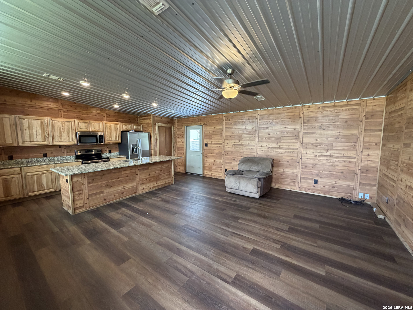 7002 County Road 4514 Devine, TX 78016 - Photo 12 of 24
