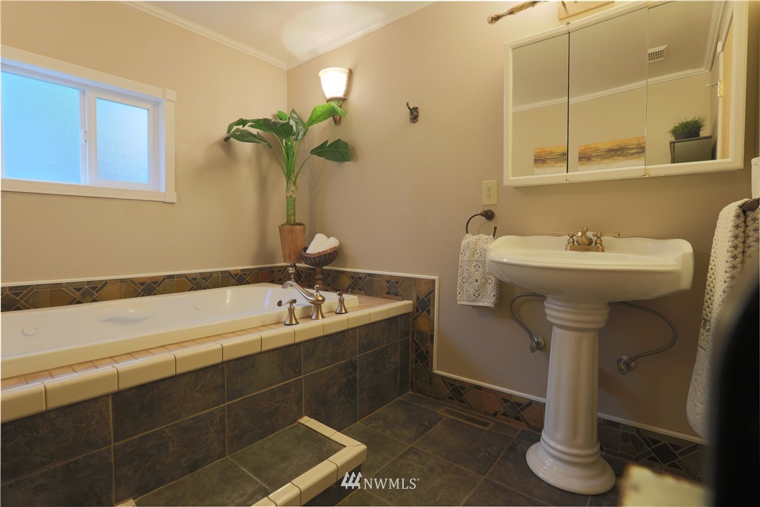 18917 Southeast 168th Street Renton, WA 98058 - Photo 22 of 25 Gallery Image 22