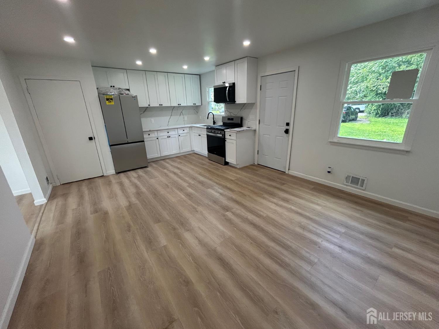 18 Millstone Road Somerset, NJ 08873 - Photo 1 of 11 Gallery Image 1