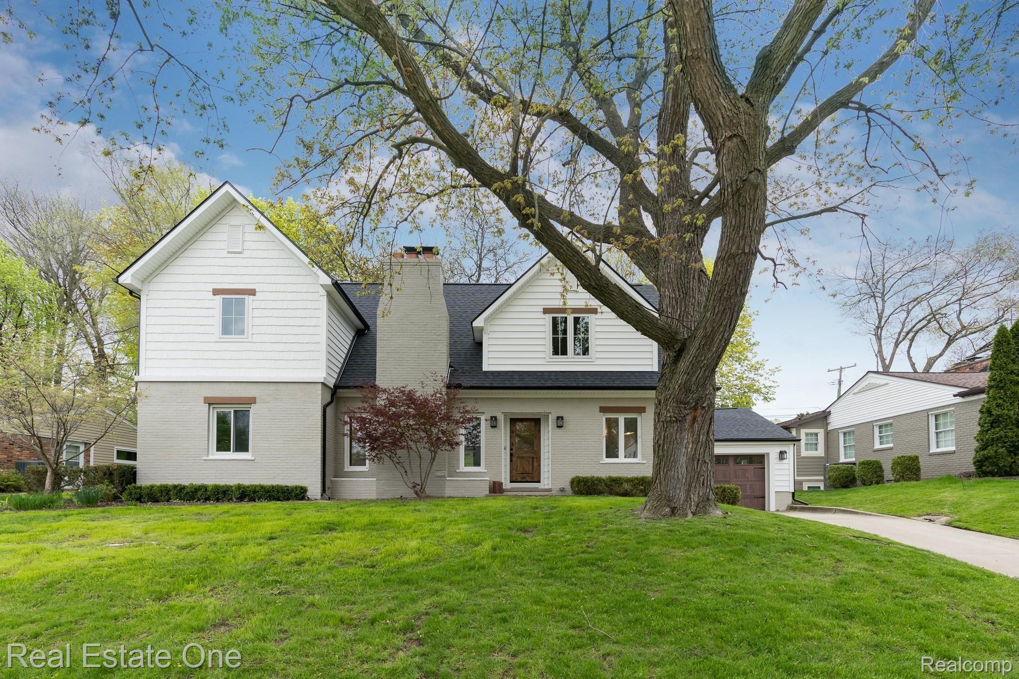 301 Charles Road Rochester, MI 48307 - Photo 1 of 37 301 Charles Road