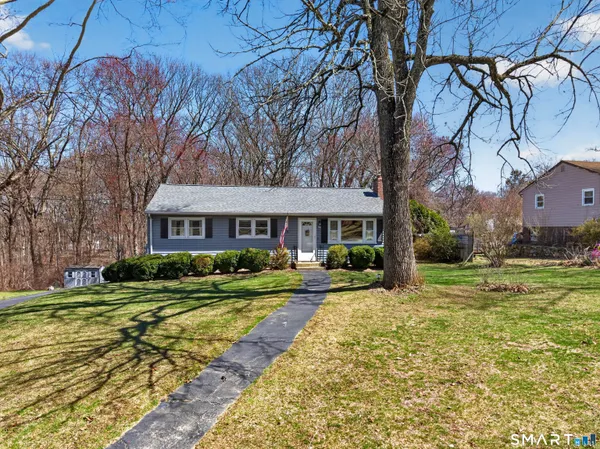 $319,900 | 127 Pollys Lane, Montville, CT 06382