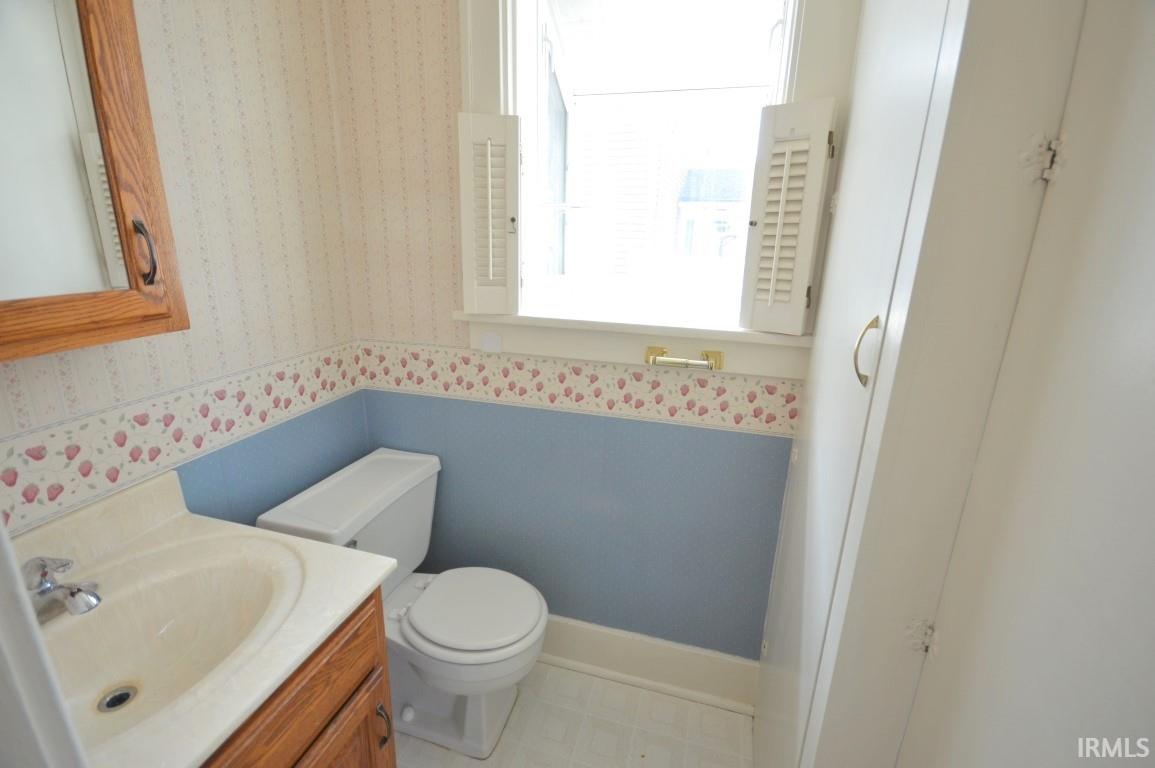 151 Crescent Street Elkhart, IN 46516 - Photo 12 of 22