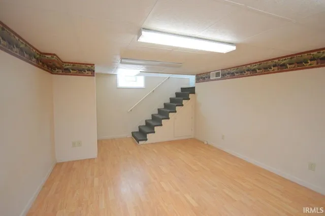 $1,700 | 151 Crescent Street, Elkhart, IN 46516