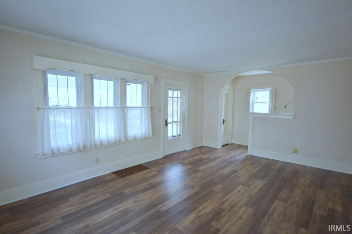 151 Crescent Street Elkhart, IN 46516 - Photo 5 of 22