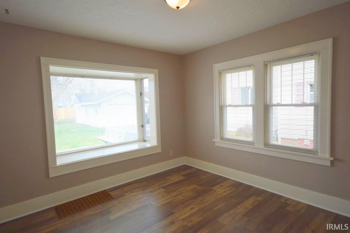 151 Crescent Street Elkhart, IN 46516 - Photo 7 of 22