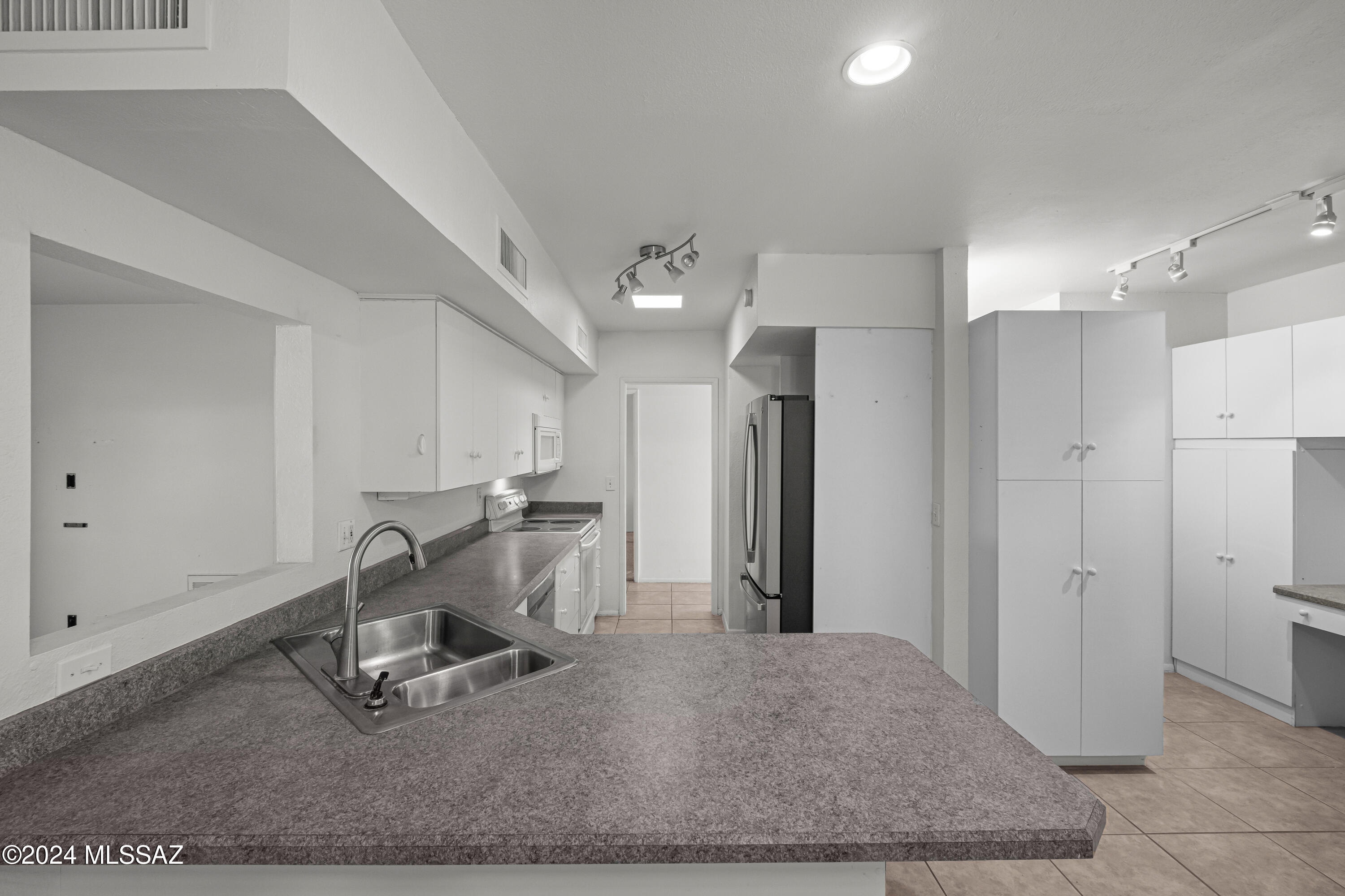 4872 East Fort Lowell Road Tucson, AZ 85712 - Photo 12 of 43 Gallery Image 12