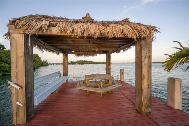 $5,500,000 | 49 West High Point Road, Sewall's Point, FL 34996