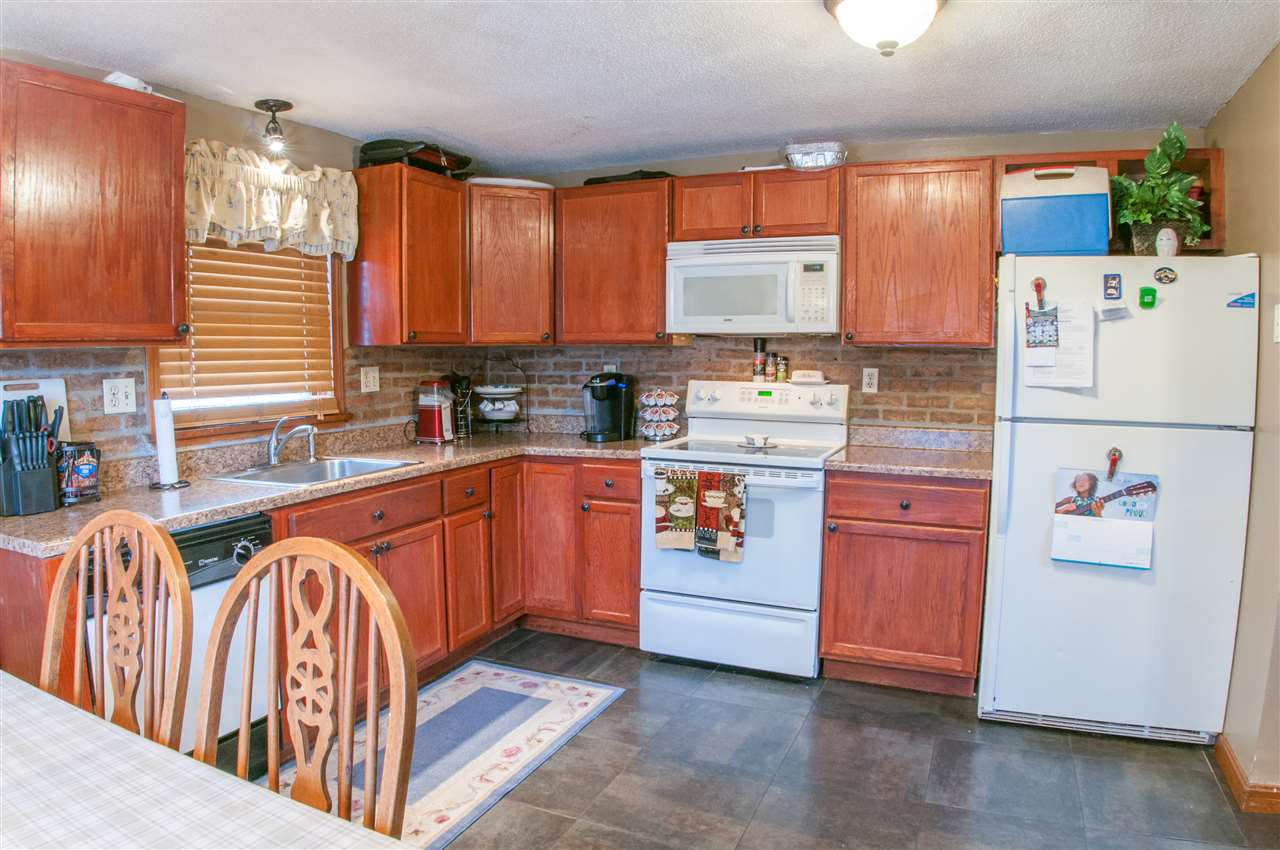 61 L Derryfield Road Derry, NH 03038 - Photo 4 of 17