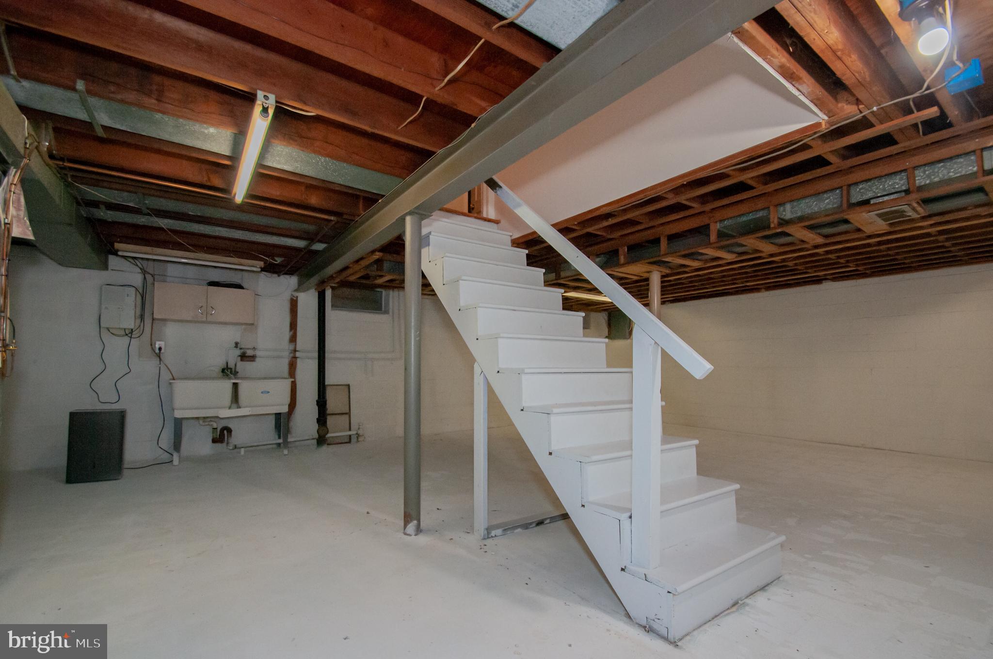 111 Mulberry Road Newark, DE 19711 - Photo 16 of 25 The full basement is clean & dry...