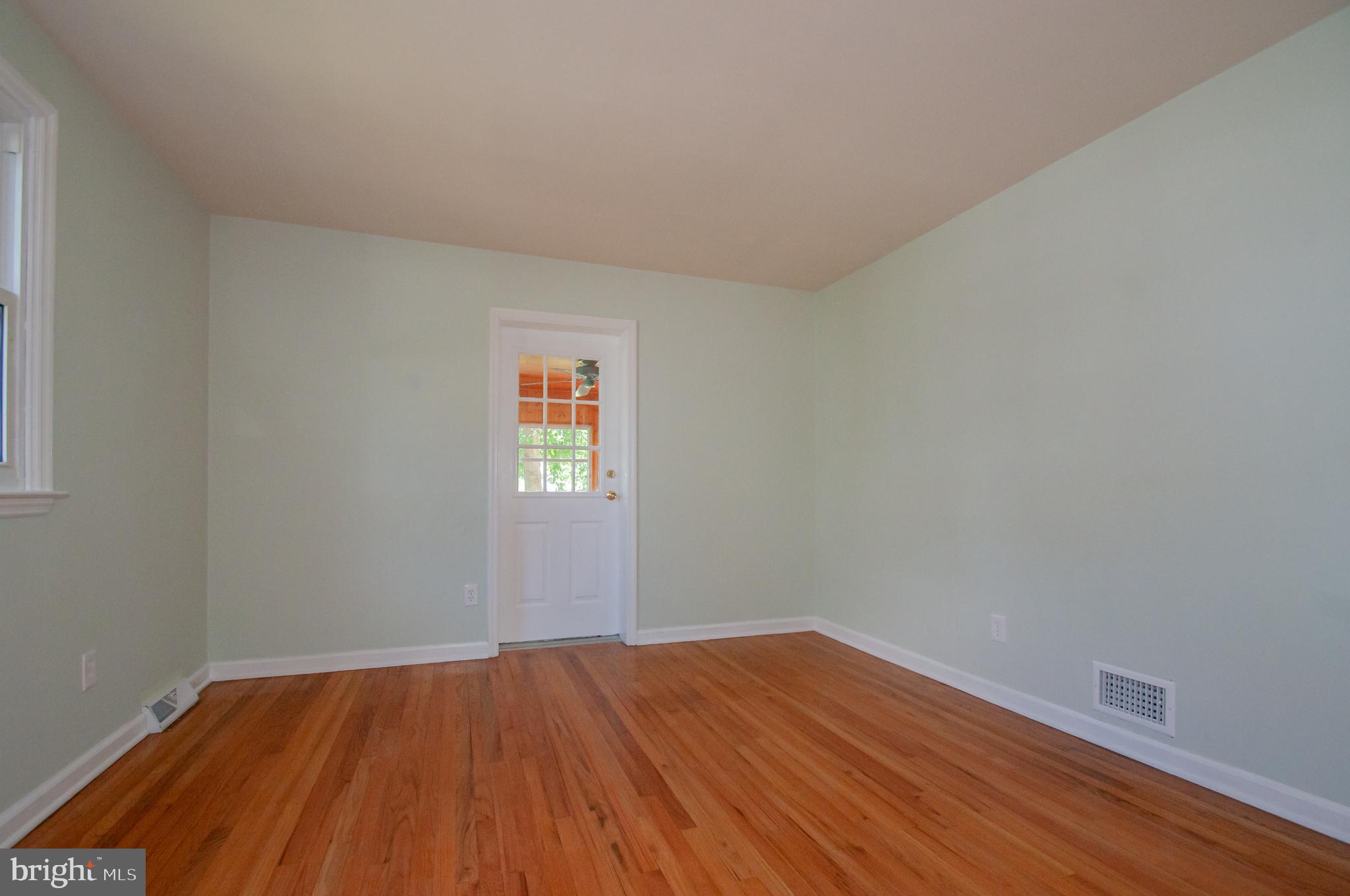 111 Mulberry Road Newark, DE 19711 - Photo 4 of 25 ...to the family room....