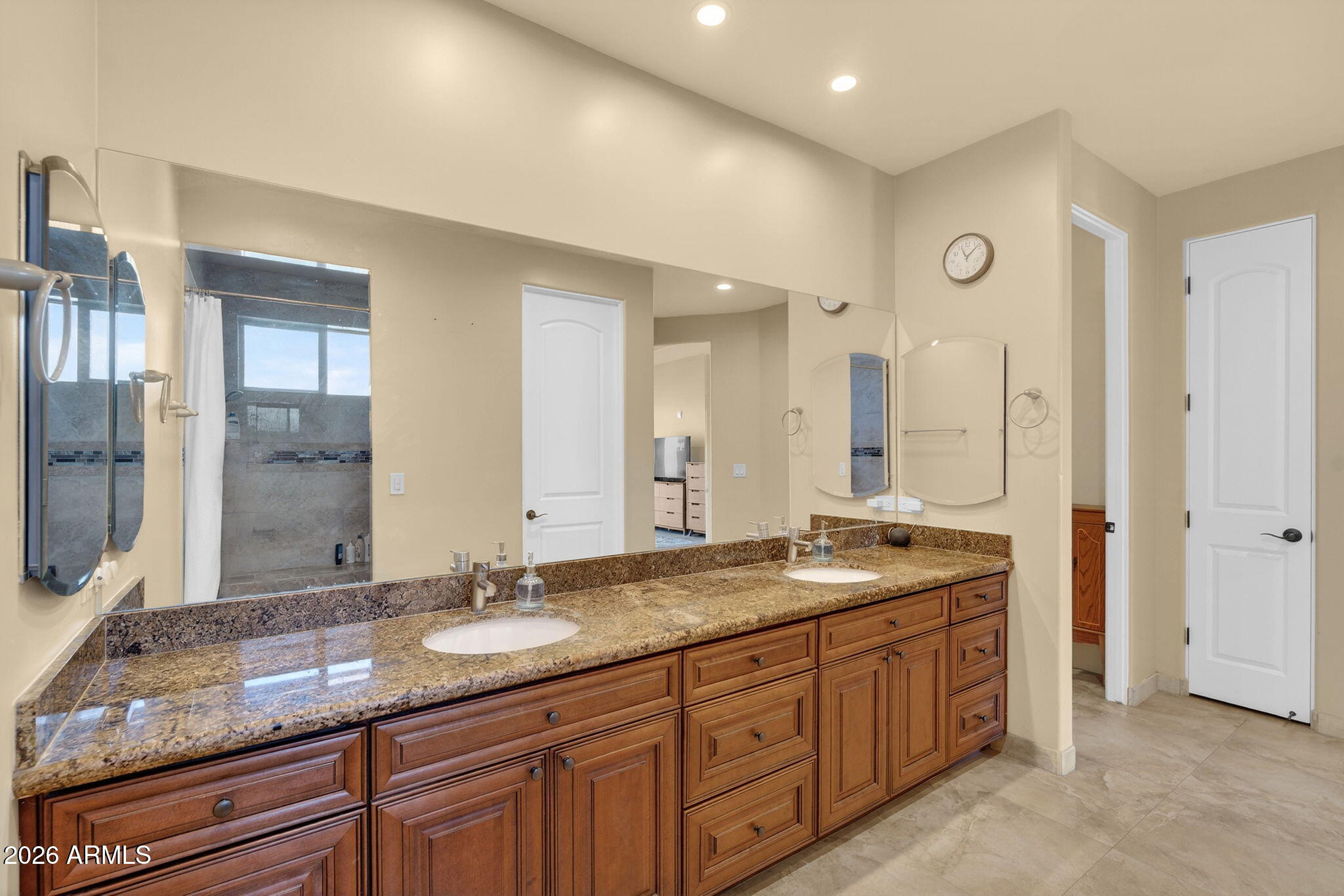 112 West Circle Mountain Road New River, AZ 85087 - Photo 31 of 57 Primary Bathroom – Dual Vanity