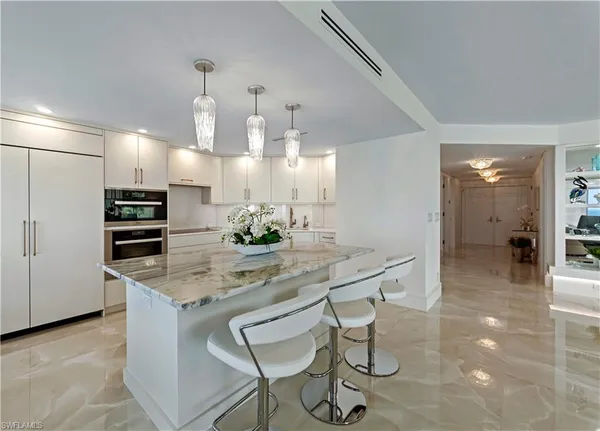 $40,000 | 8111 Bay Colony Drive, Unit 1902, Naples, FL 34108