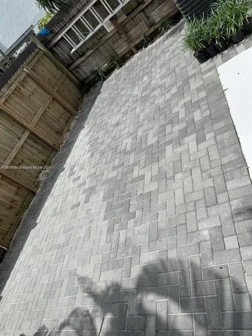 a view of a tennis court