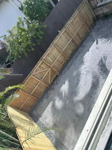 a view of a tennis court