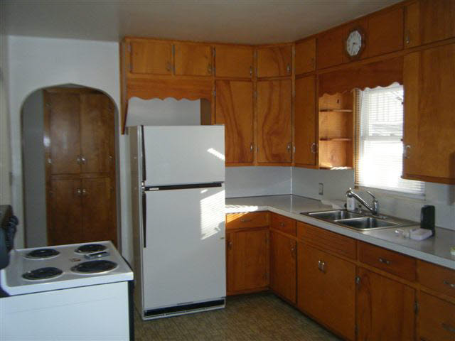299 South Lincoln Road Bay City, MI 48708 - Photo 3 of 27