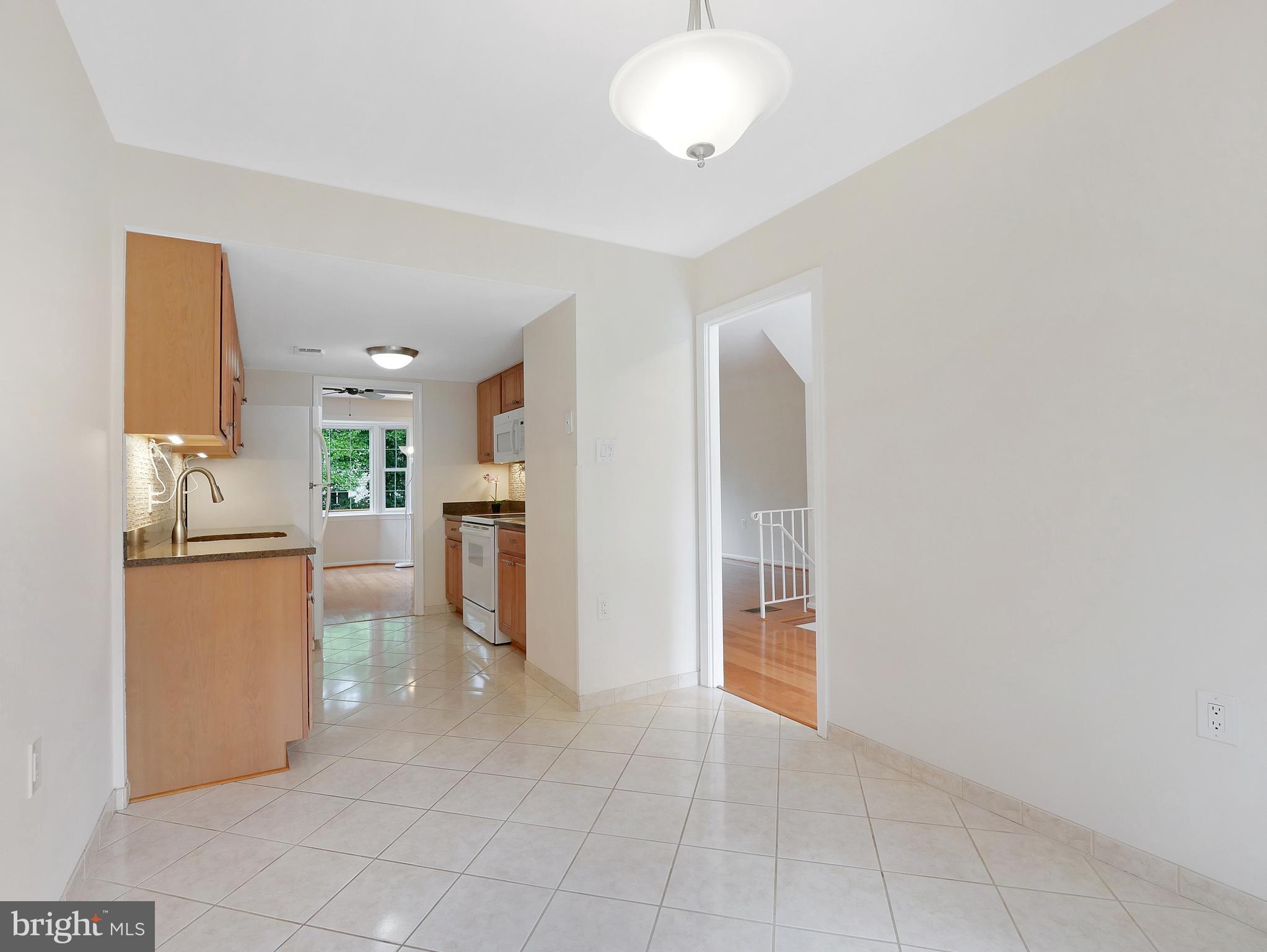 2857 Seminole Road Woodbridge, VA 22192 - Photo 12 of 43 Eat-in kitchen area