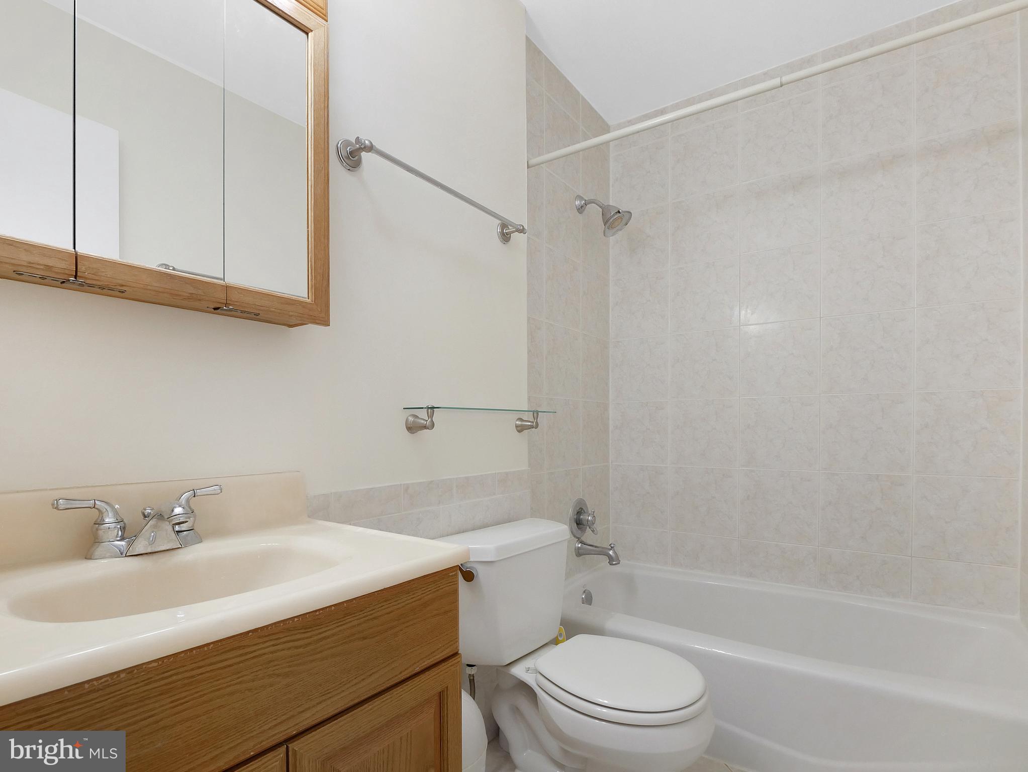 2857 Seminole Road Woodbridge, VA 22192 - Photo 23 of 43 Hall Bathroom