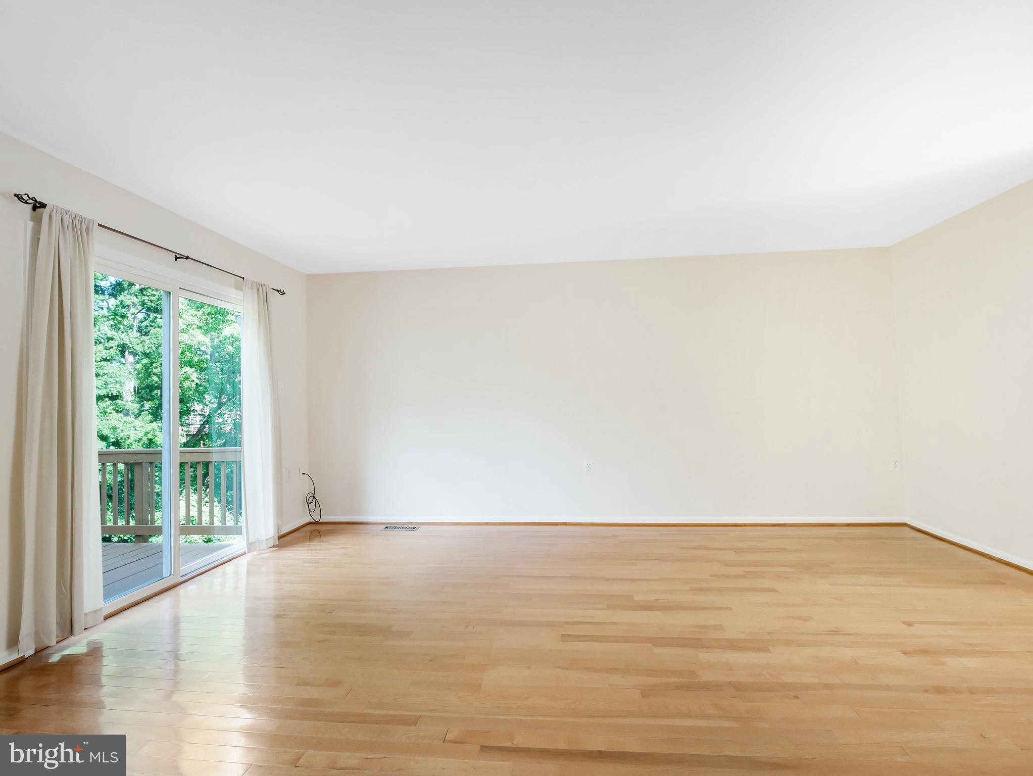 2857 Seminole Road Woodbridge, VA 22192 - Photo 8 of 43 Living Room
