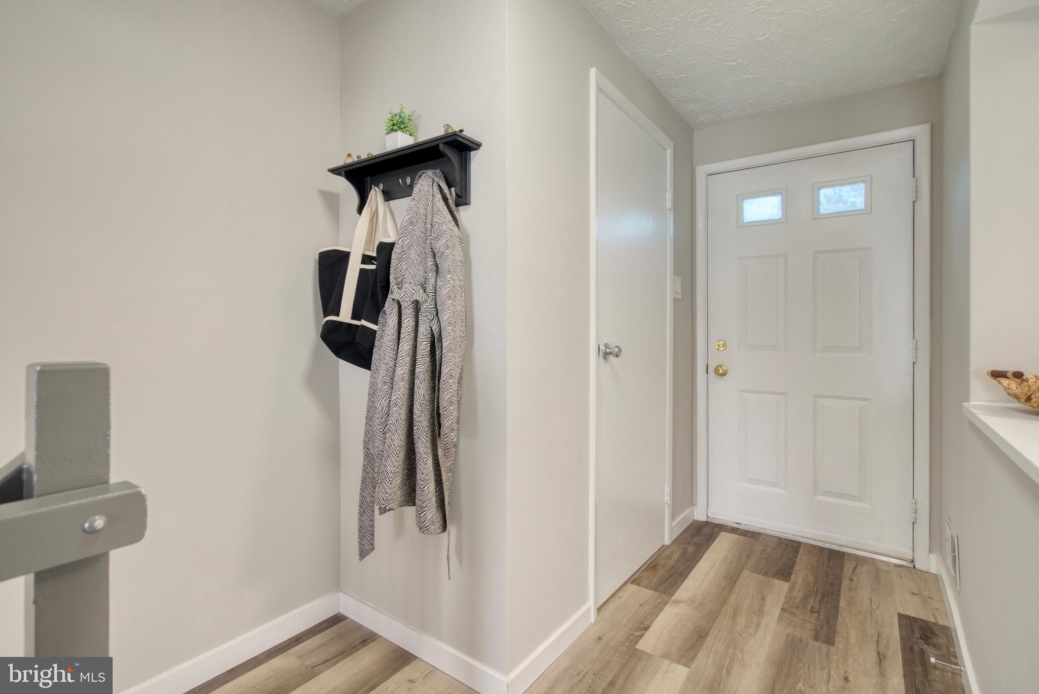 8359 Bark Tree Court Springfield, VA 22153 - Photo 5 of 39 Foyer