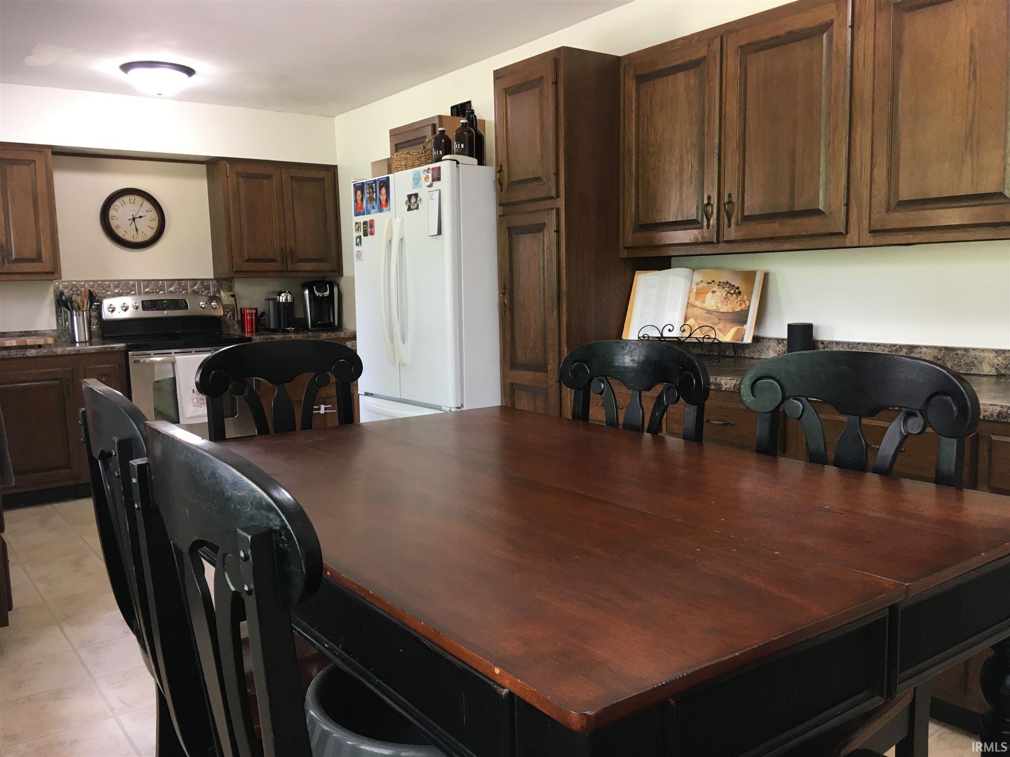 215 Carter Road Goshen, IN 46526 - Photo 4 of 35 Gallery Image 4