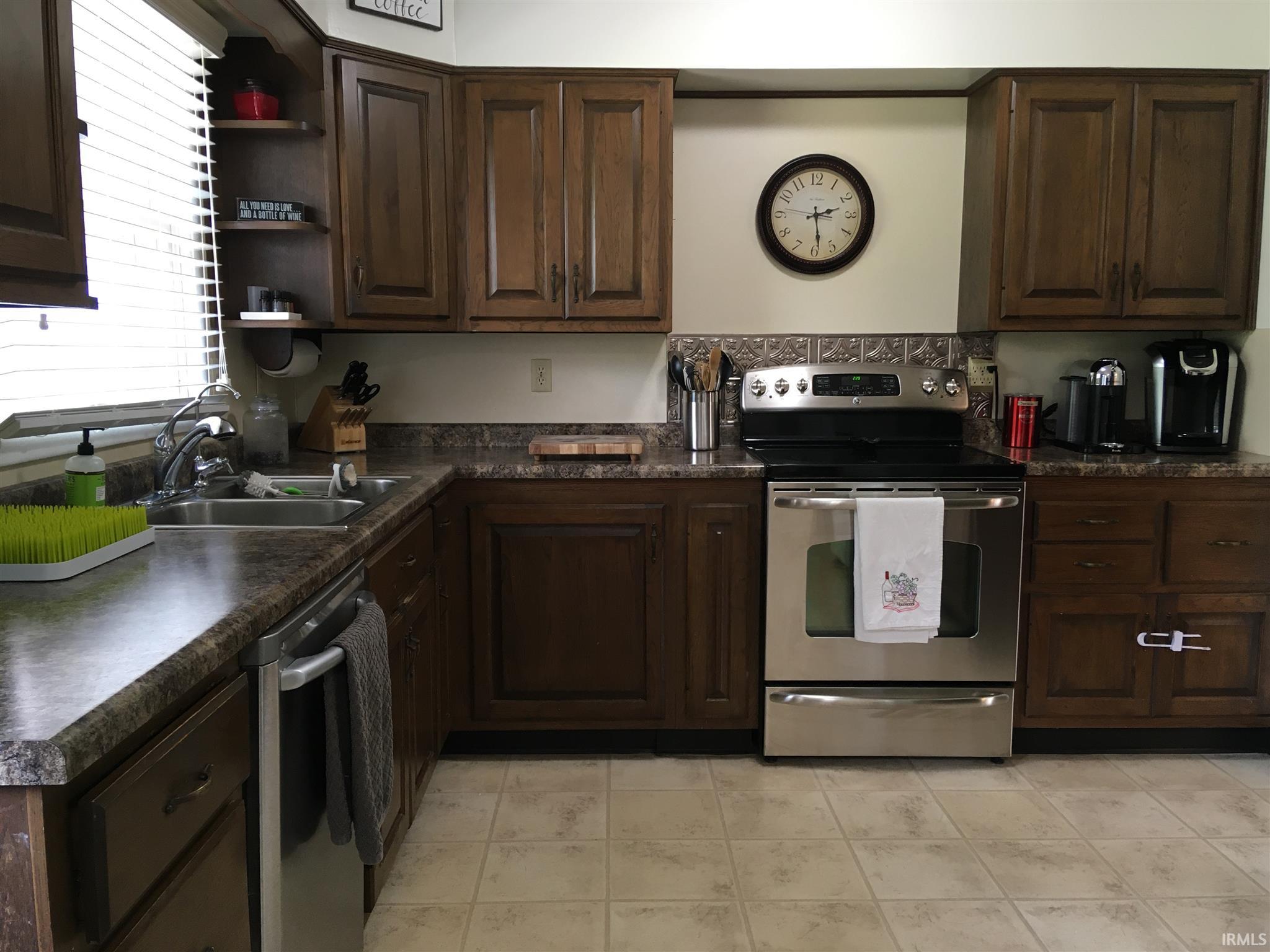 215 Carter Road Goshen, IN 46526 - Photo 7 of 35 Gallery Image 7