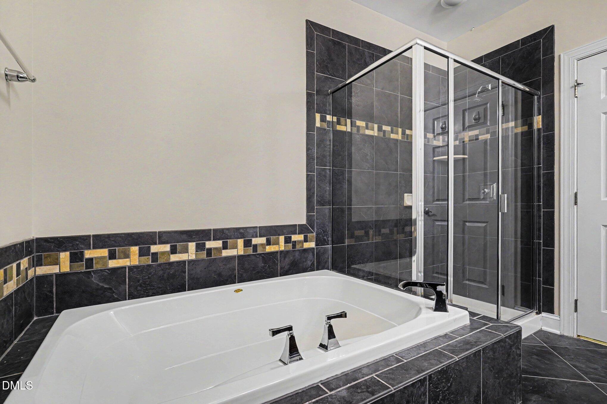 10400 Rosegate Court, Unit 303 Raleigh, NC 27617 - Photo 23 of 29 024_file_1292