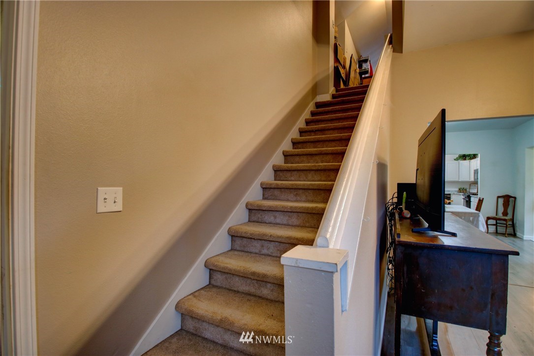 910 Cook Road Sedro-Woolley, WA 98284 - Photo 30 of 37 a view of entryway and hall with wooden floor