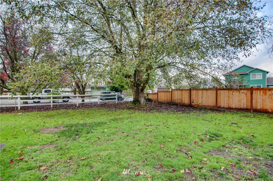 910 Cook Road Sedro-Woolley, WA 98284 - Photo 4 of 37 a house with lots of trees