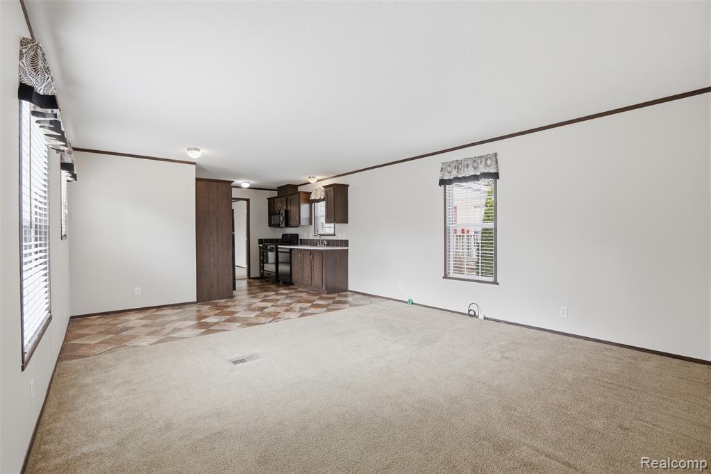 807 Swan Street Rochester Hills, MI 48309 - Photo 4 of 22