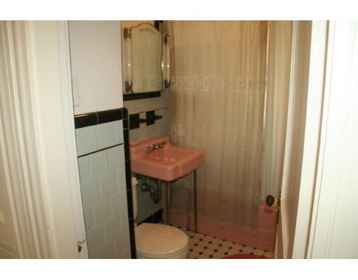 72-74 Cottage Park Road Winthrop, MA 02152 - Photo 8 of 17 Gallery Image 8