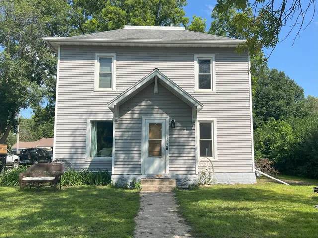 $97,000 | 129 South Main Street, Sherburn, MN 56171