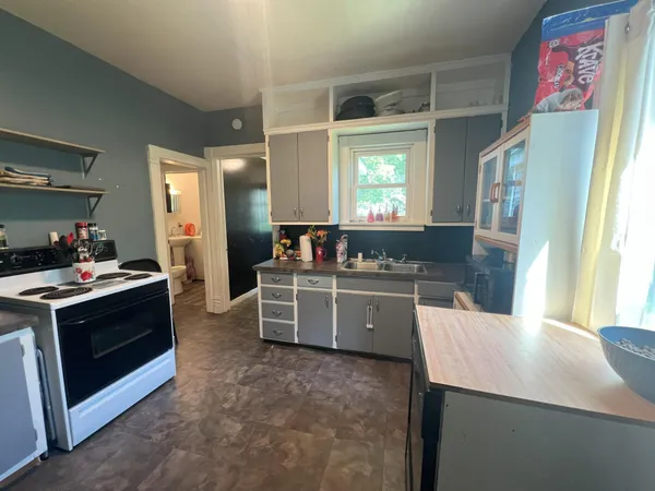 $97,000 | 129 South Main Street, Sherburn, MN 56171