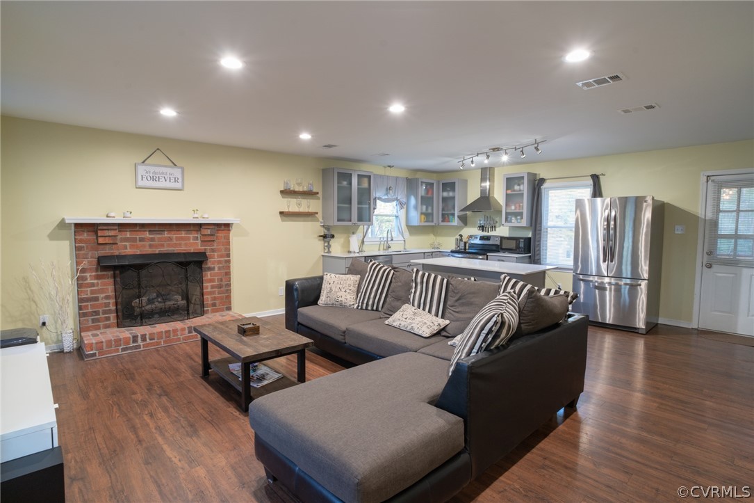2513 Beaver Falls Road Midlothian, VA 23112 - Photo 4 of 18 Gallery Image 4
