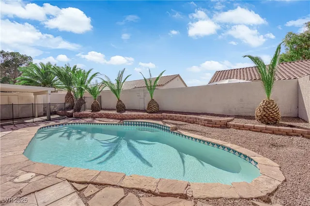 $520,000 | 717 Triple Crown Street, Henderson, NV 89015