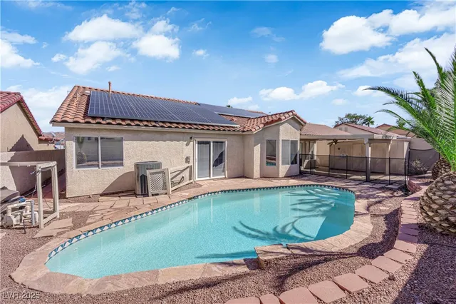 $520,000 | 717 Triple Crown Street, Henderson, NV 89015