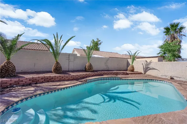 $520,000 | 717 Triple Crown Street, Henderson, NV 89015