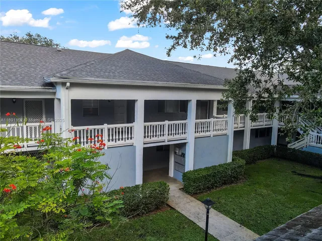 $2,300 | 7554 Stirling Road, Unit 103, Davie, FL 33024