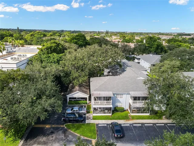 $2,300 | 7554 Stirling Road, Unit 103, Davie, FL 33024