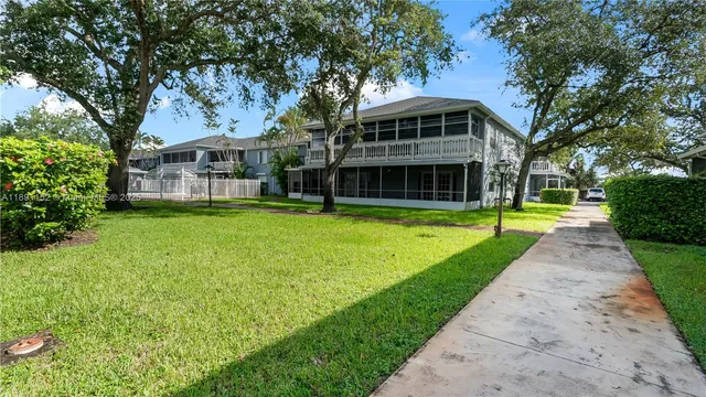 $2,300 | 7554 Stirling Road, Unit 103, Davie, FL 33024