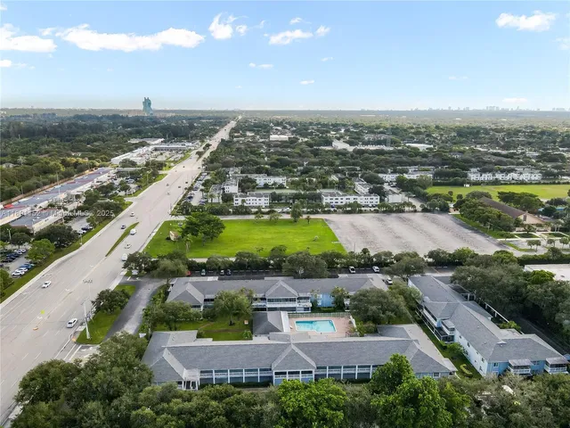 $2,300 | 7554 Stirling Road, Unit 103, Davie, FL 33024