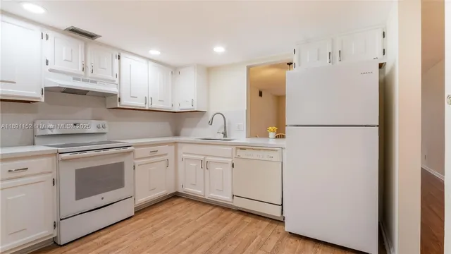 $2,300 | 7554 Stirling Road, Unit 103, Davie, FL 33024