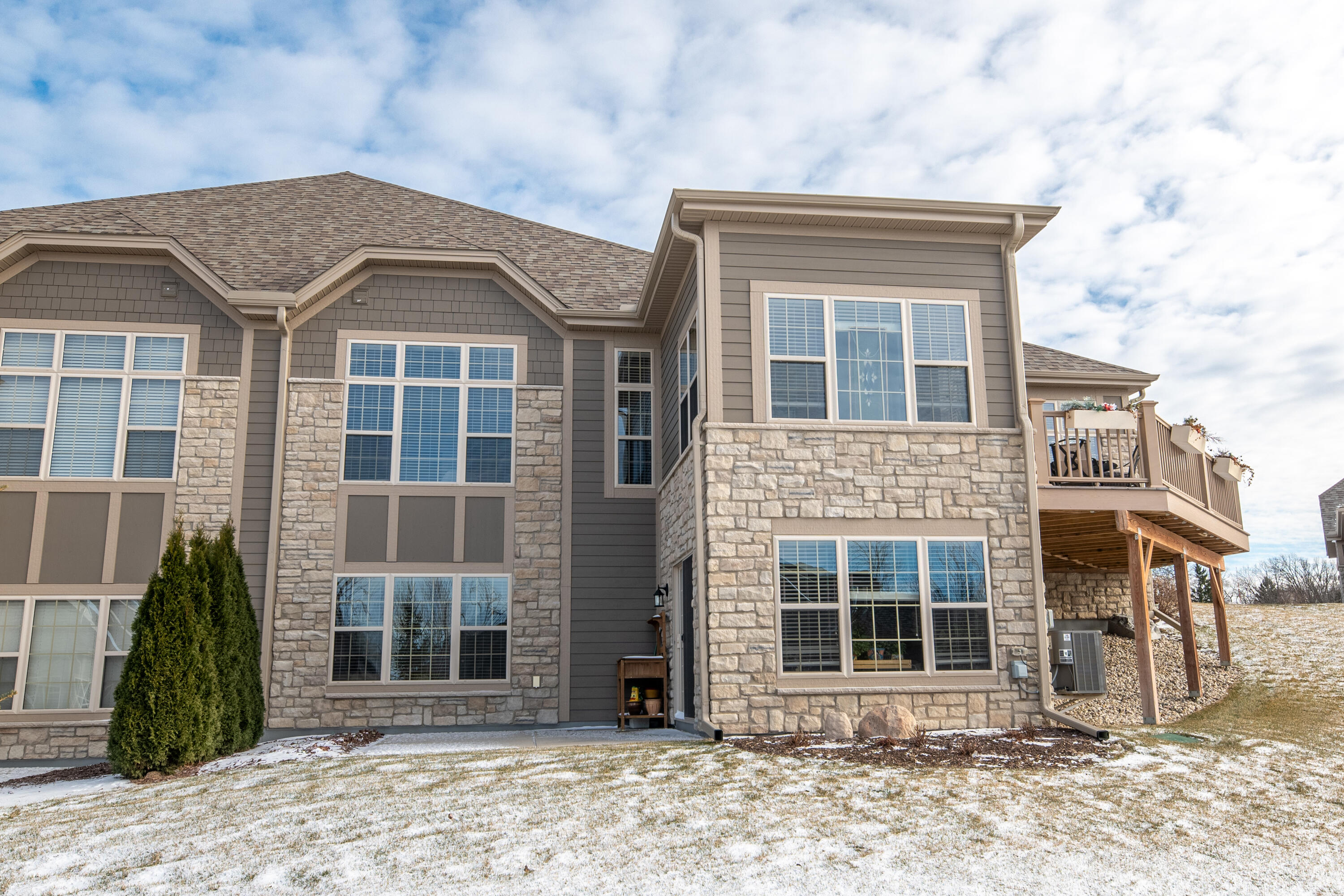 4355 Nighthawk Trail Brookfield, WI 53005 - Photo 14 of 37 Loads of Windows