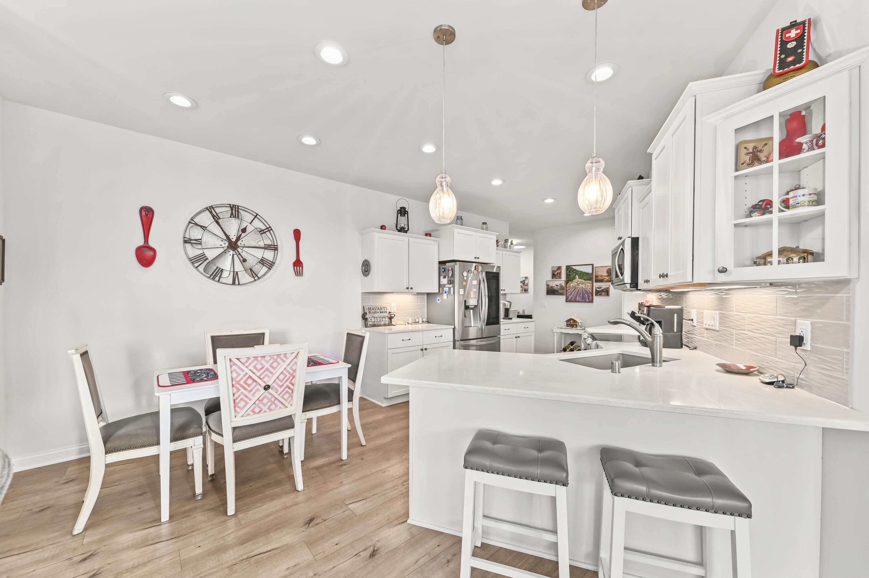 4355 Nighthawk Trail Brookfield, WI 53005 - Photo 5 of 37 Dinette/Snack Bar